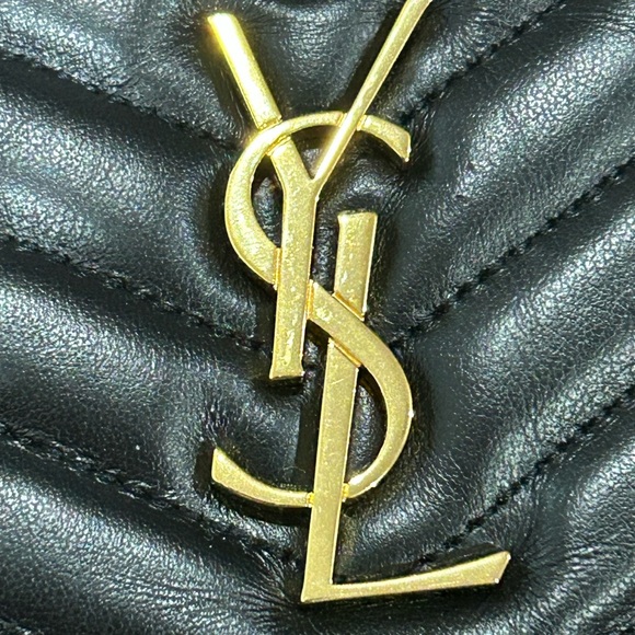 ❤️❤️ YSL SAINT LAURENT CLUTCH 🌺❤️ - Picture 14 of 17